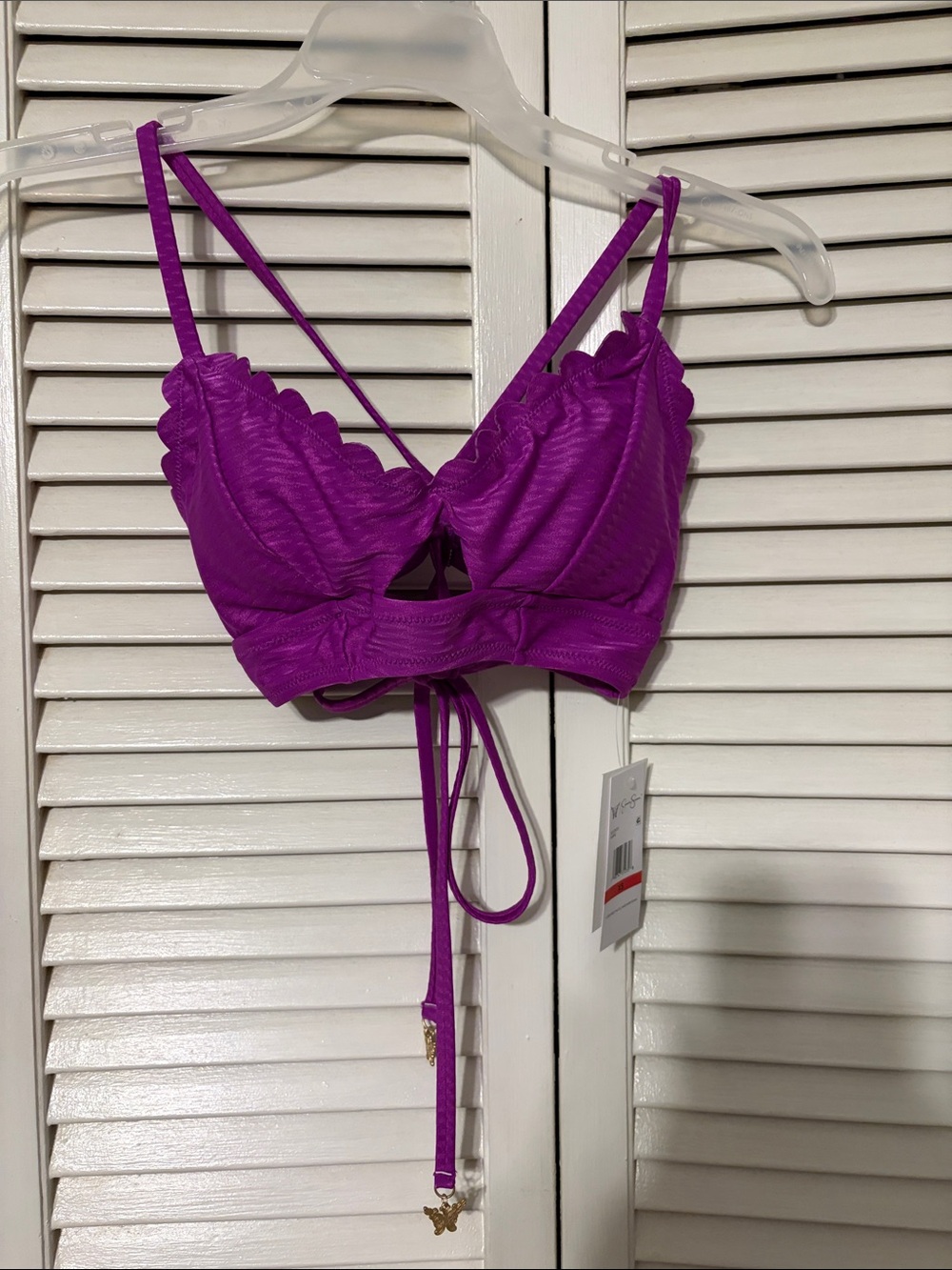 NWT Scalloped Adjustable Bikini Top with Removable Pads